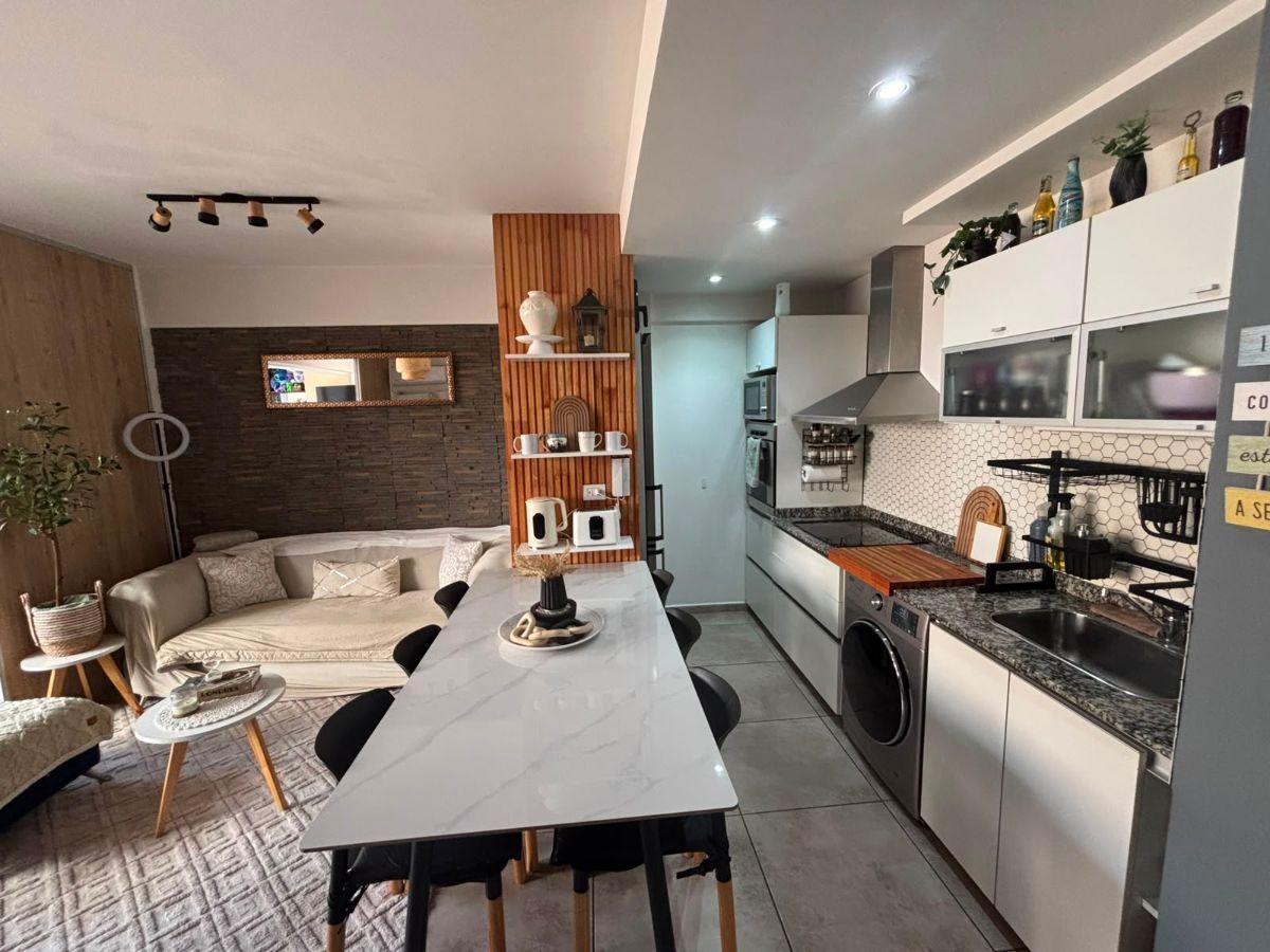Foto de Hermoso Departamento de 2 1/2 Ambientes Con Cochera (APTO CREDITO), imagen 3