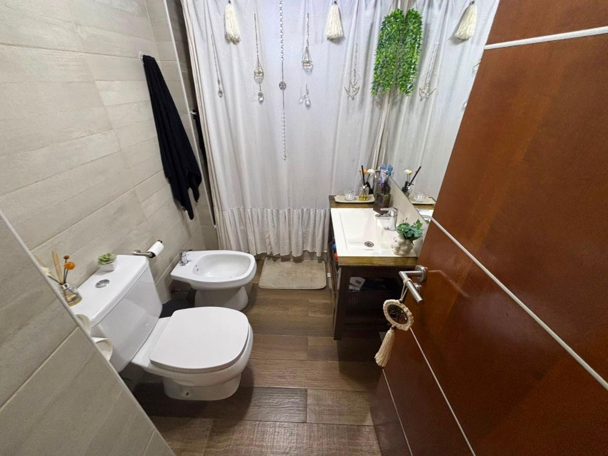 Foto de Hermoso Departamento de 2 1/2 Ambientes Con Cochera (APTO CREDITO), imagen 2