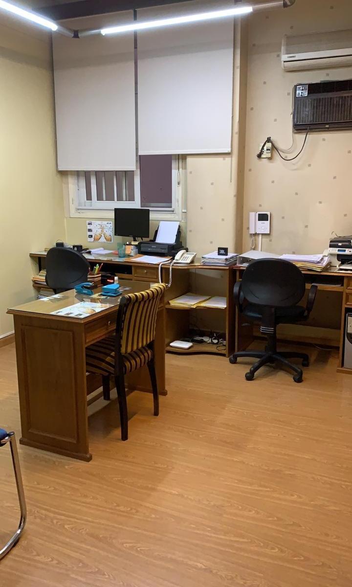Av Corrientes y Florida Oficina a Nuevo Impec. Sala de Recepción 3 Despachos 56 m 2