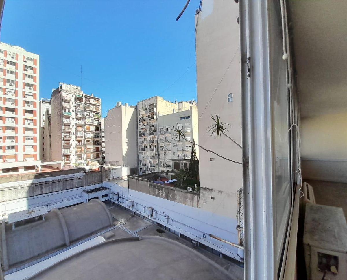 Montevideo y Sante Fe Cfte Piso 6° 200m Vista Coch fija baul Reciclado Bcon Tza