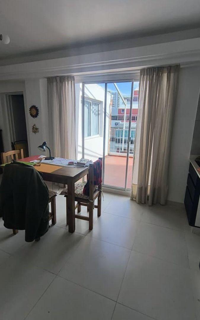 Foto de IMPERDIBLE 2 AMBIENTE RECICLADO - RECOLETA - BALCON/TERRAZA PROPIA, imagen 1