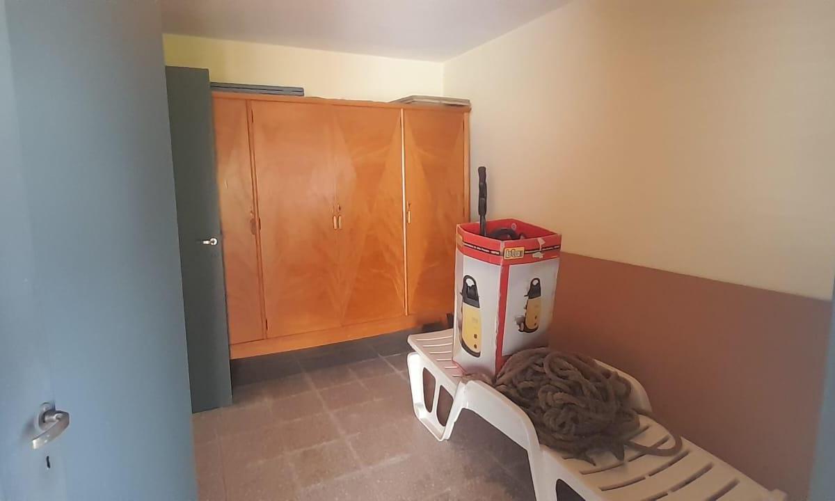 Casa en Venta Cuatro Dorm. Mas Dependencia, Cerro 2