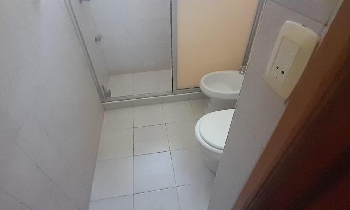 Casa en Venta Cuatro Dorm. Mas Dependencia, Cerro 5