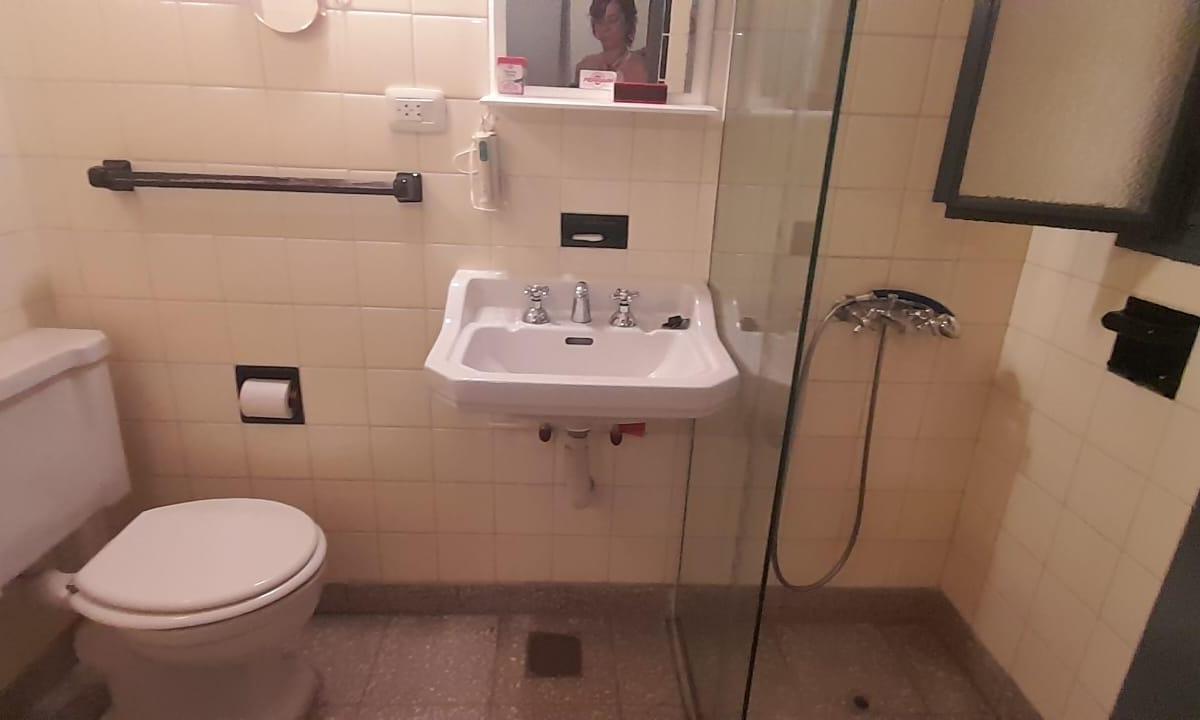 Casa en Venta Cuatro Dorm. Mas Dependencia, Cerro 1