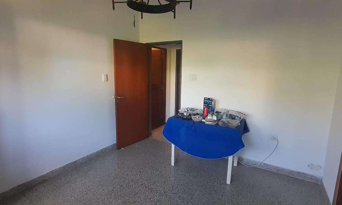 Casa en Venta Cuatro Dorm. Mas Dependencia, Cerro 3