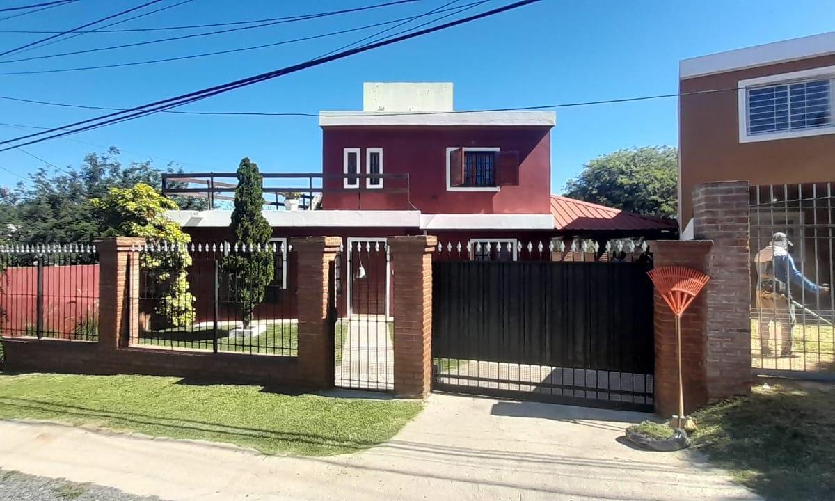Casa en Venta Tres Dorm. Mas Escritorio y Pileta, Cuesta Colorada 3