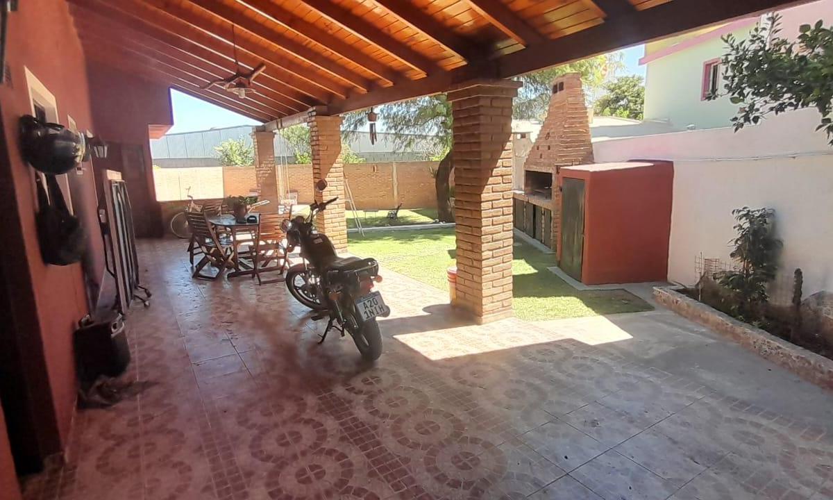 Casa en Venta Tres Dorm. Mas Escritorio y Pileta, Cuesta Colorada 2