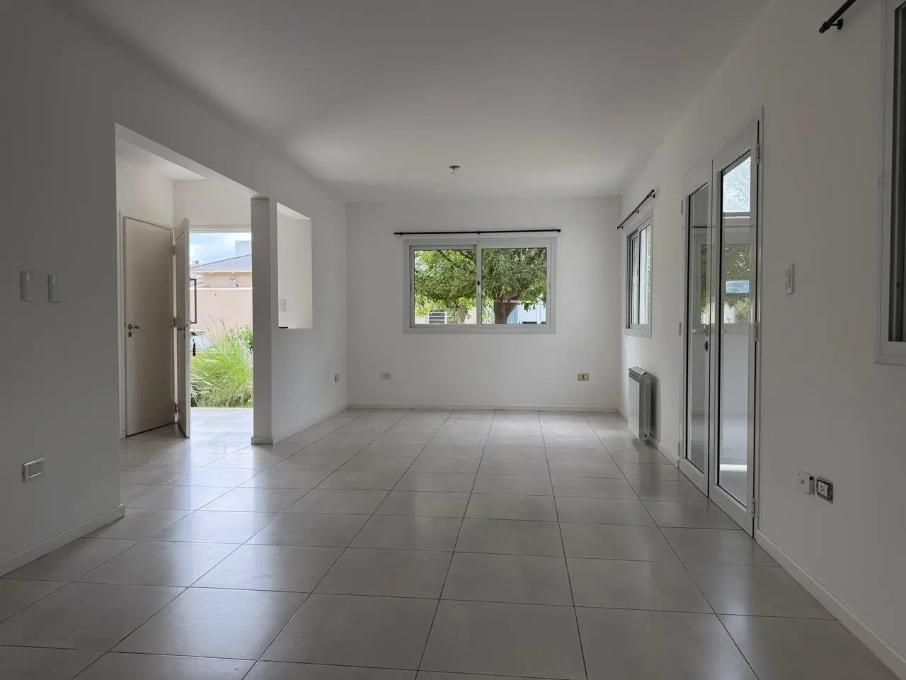 Casa en alquiler, tres dormitorios, Campo de Vuelo 2