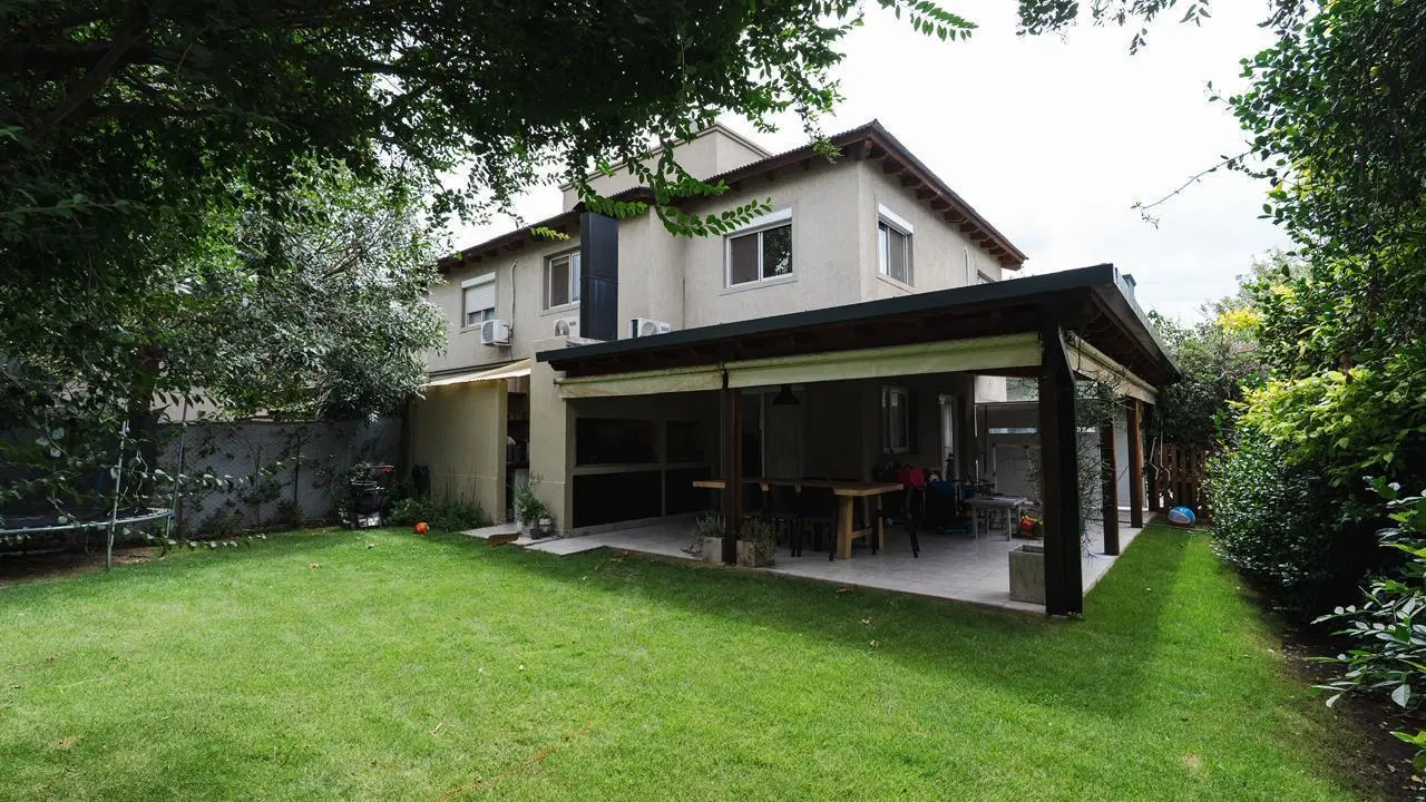 Casa en alquiler, tres dormitorios, Campo de Vuelo 5