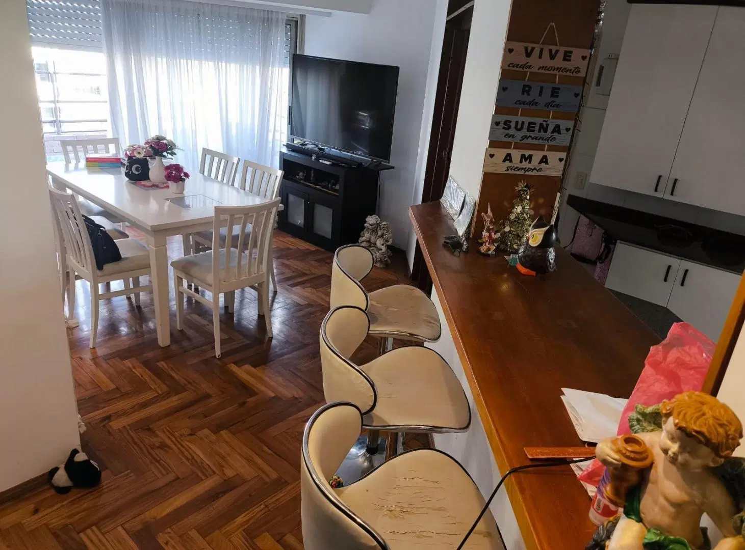 Obispo Salguero amplio semi piso 5