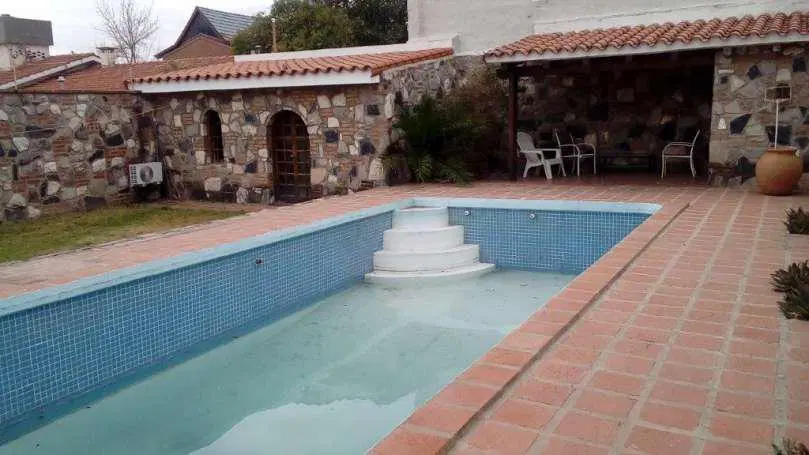 Casa en  venta tres dormitorios, Cerro de las Rosas , Zona Norte 3