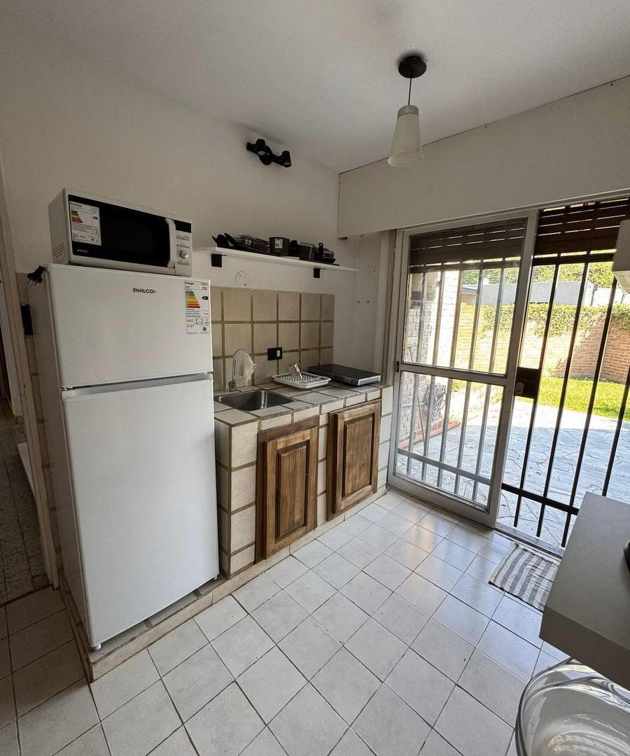 Foto de Casa en venta, toda en planta baja, seis dormitorios, imagen 2