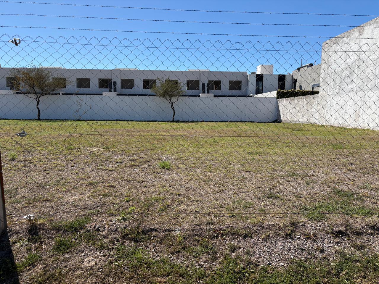 Foto de Terreno en venta Solares de Manantiales, apto duplex, proyecto aprobado, imagen 1