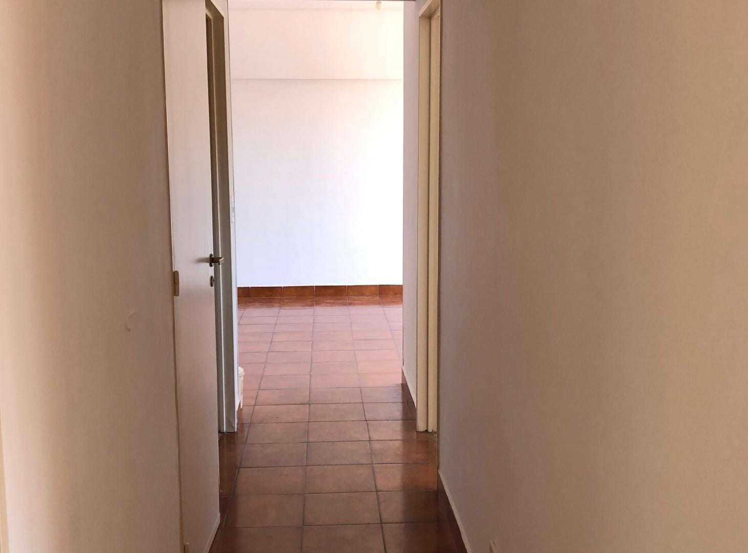 Foto de Departamento De 4 Ambientes Con Balcón Corrido muy luminoso, imagen 3