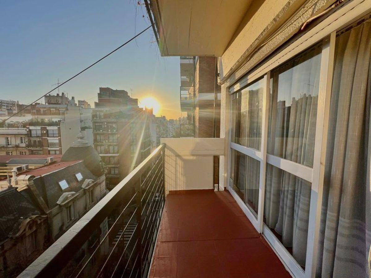 Foto de Dos ambientes en piso alto. Muy Luminoso con doble balcón, imagen 1