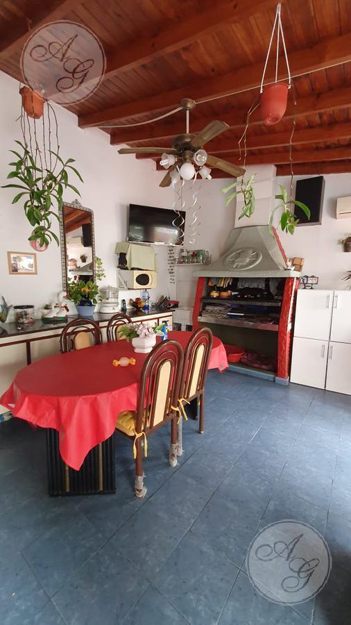 Casa Terreno Propio de 4 Amb - Cochera - Patio - Terraza - Exc. Estado 1