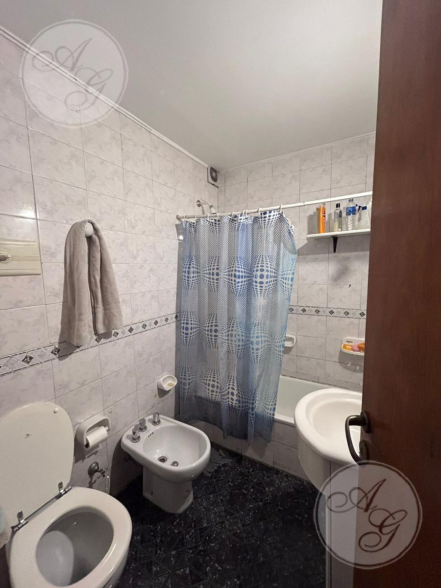 Semi Piso 3 Ambientes C/ 2 Patios - Carlos Calvo y Muñiz - 120 m² - Exc. Estado 4
