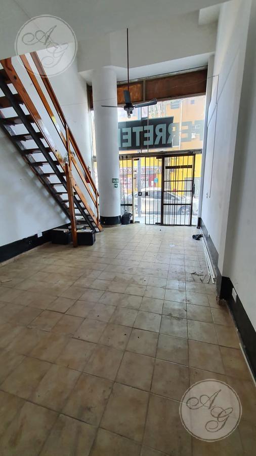 LOCAL ZONA COMERCIAL BOEDO - AV. SAN JUAN - 2 PLANTAS - LUMINOSO -