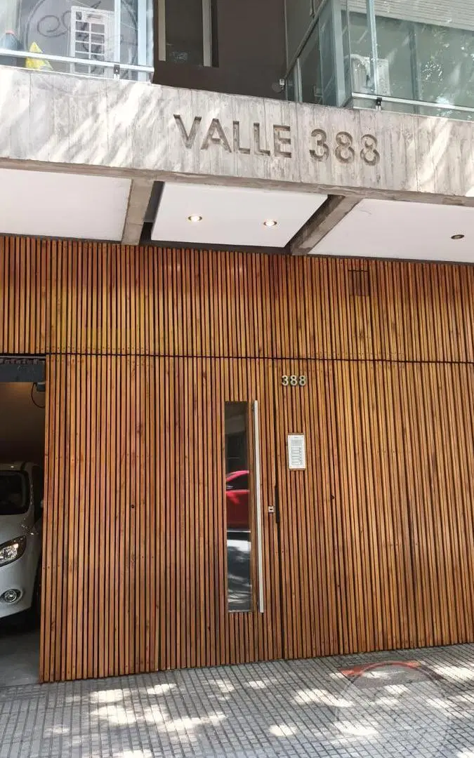 SEMI PISO - GRAN AMBIENTE Y MEDIO c/ BALCON Y BAULERA - VALLE Y BEAUCHEF - IMPERDIBLE EXC. ESTADO 1