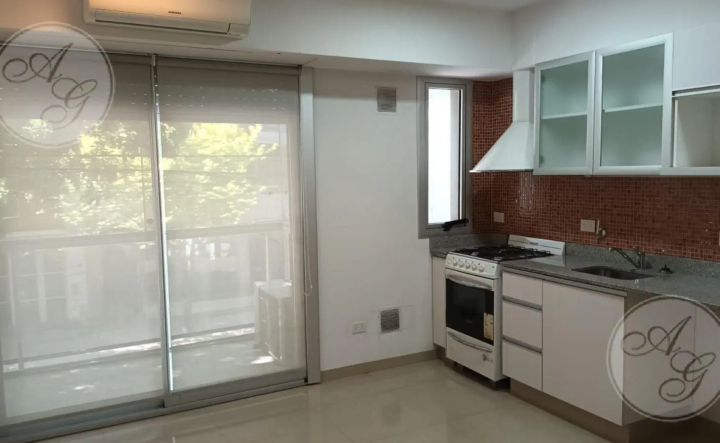 SEMI PISO - GRAN AMBIENTE Y MEDIO c/ BALCON Y BAULERA - VALLE Y BEAUCHEF - IMPERDIBLE EXC. ESTADO 1