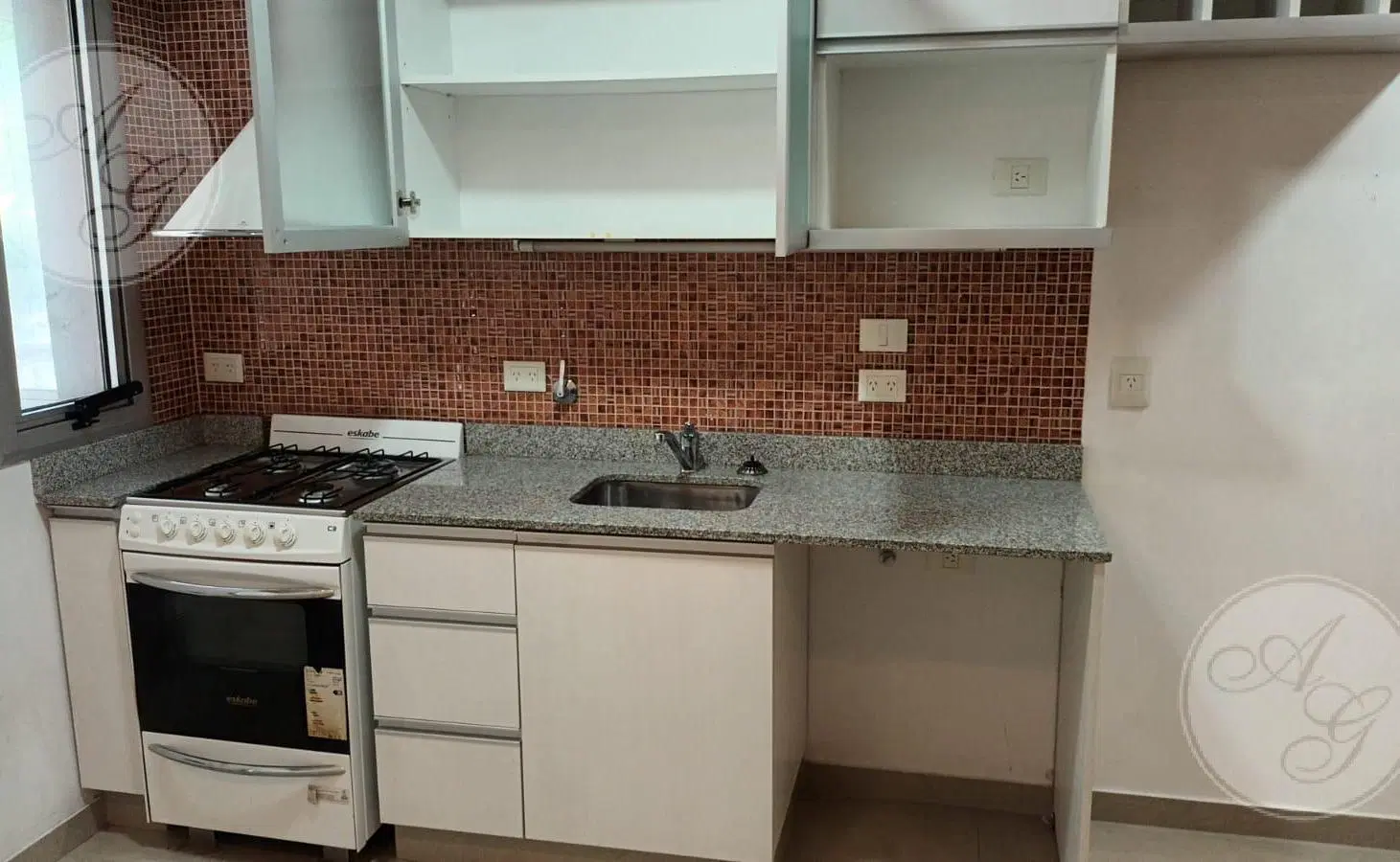 SEMI PISO - GRAN AMBIENTE Y MEDIO c/ BALCON Y BAULERA - VALLE Y BEAUCHEF - IMPERDIBLE EXC. ESTADO 4