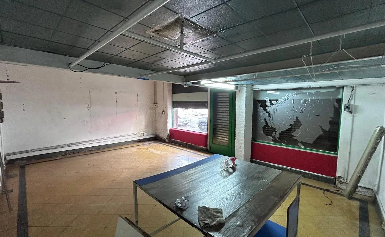 LOCAL SIN EXPENSAS SOBRE AV SAN JUAN A METROS DE AV JUJUY - DOBLE ENTRADA 3