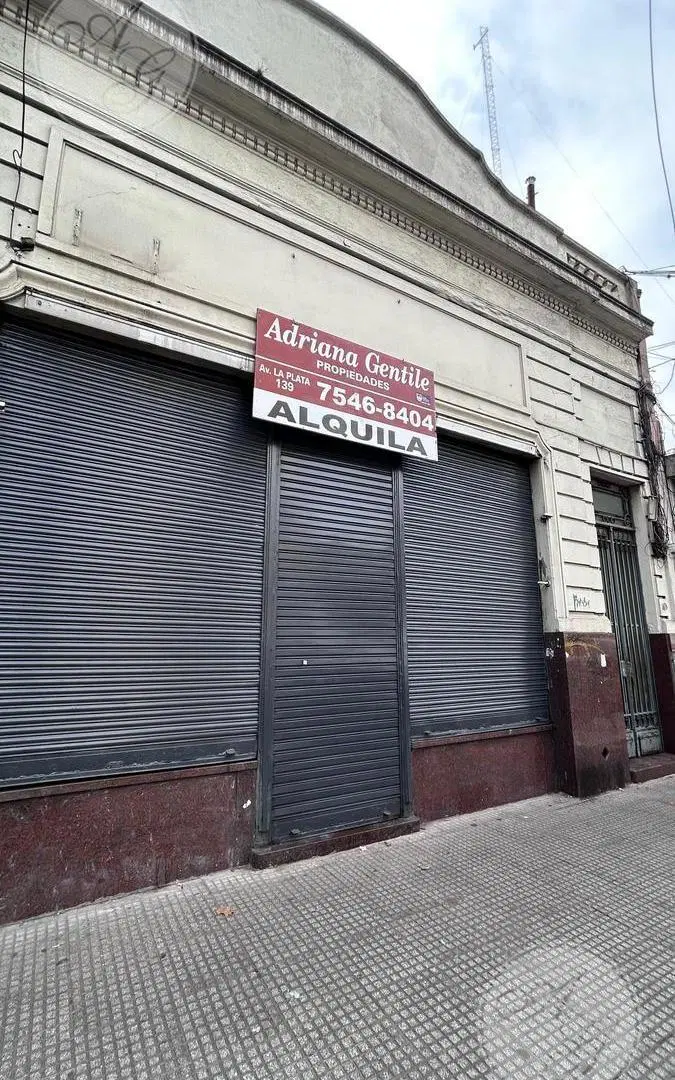 LOCAL SIN EXPENSAS SOBRE AV SAN JUAN A METROS DE AV JUJUY - DOBLE ENTRADA 5