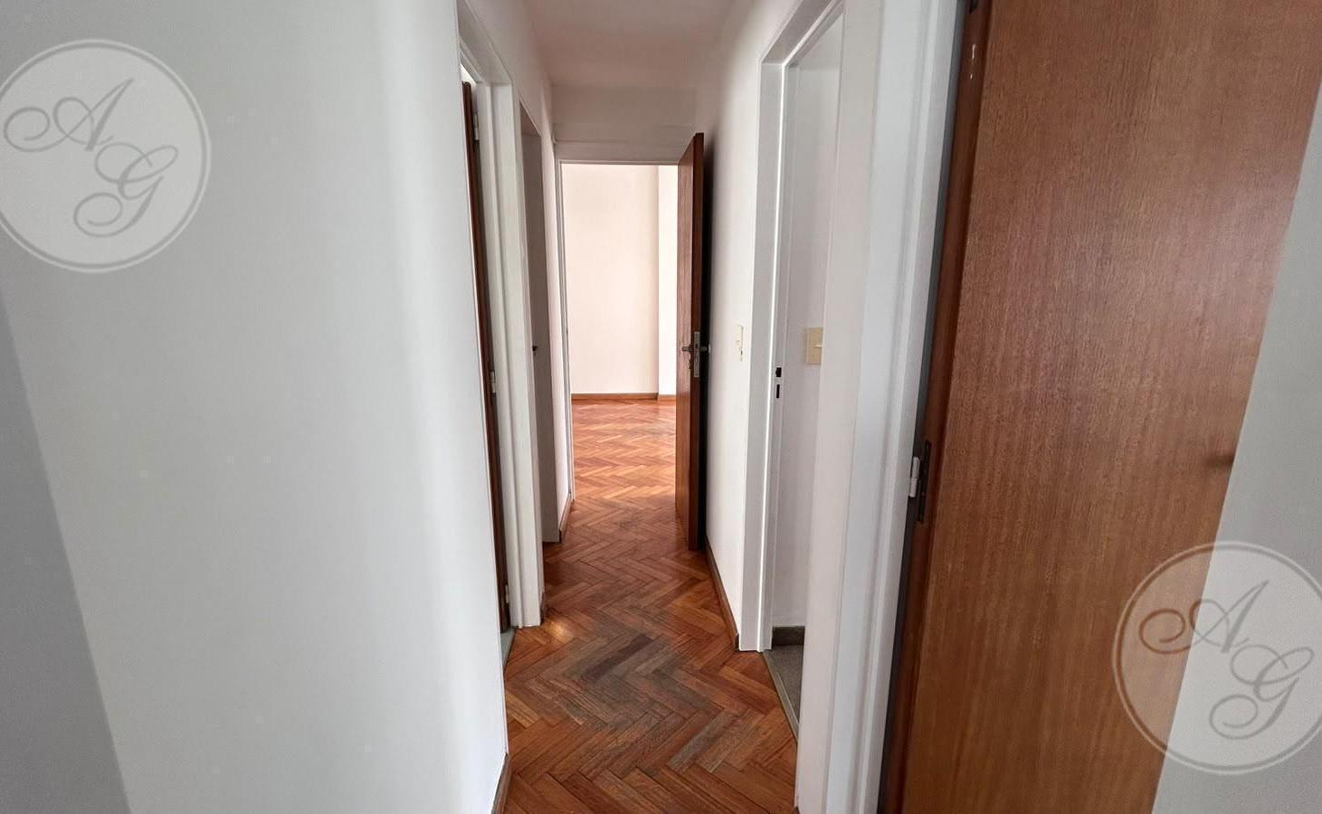 Foto de SEMIPISO 3 AMB/ CON COCHERA Y BALCON - CABALLITO - ENTRADA PRINCIPAL Y, imagen 2