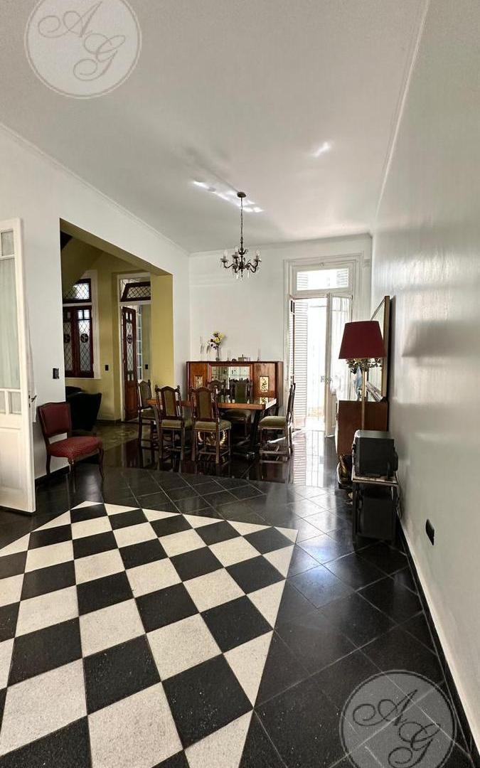 Foto de IMPONENTE CASA DE ESTILO - 6 AMB C/ JARDIN Y COCHERA, imagen 1