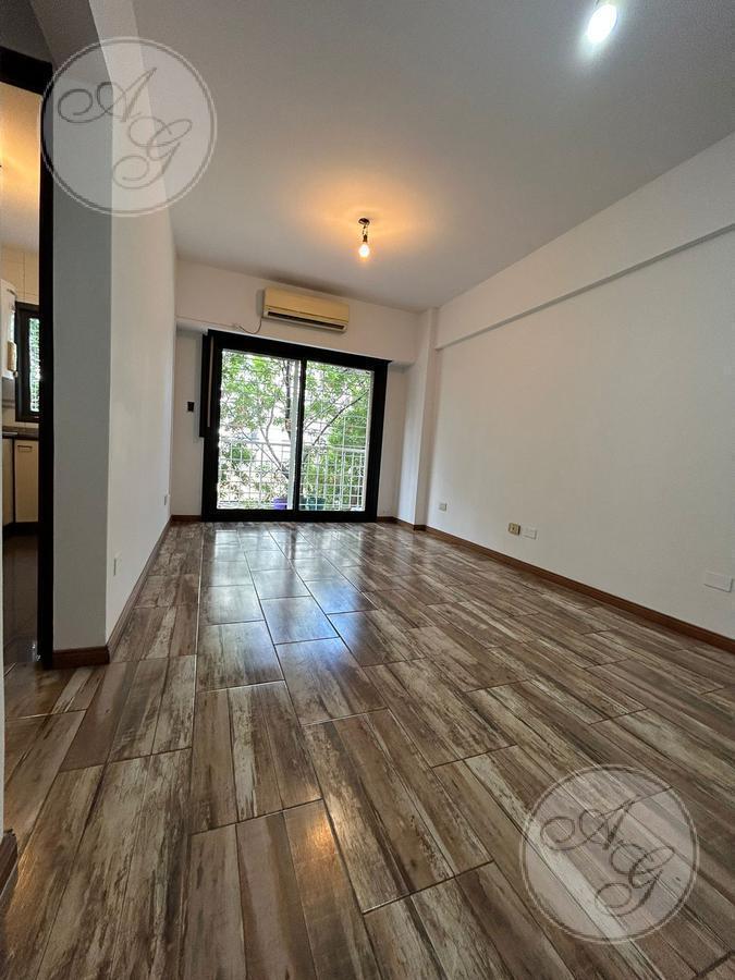 Foto de 2 AMB. LUMINOSO y REFACCIONADO C/ BALCÓN - AIRES ACONDIC, imagen 1