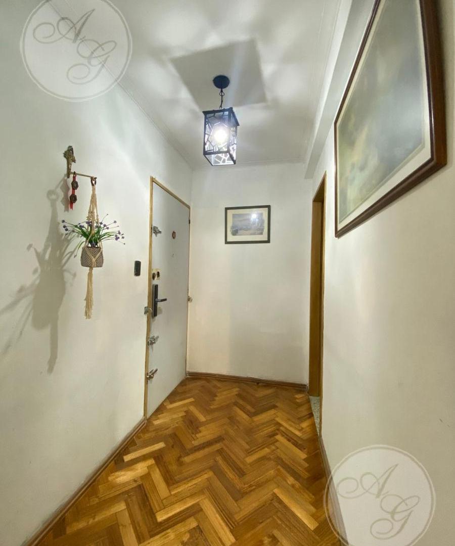 Foto de 3 AMBIENTES - AV RIVADAVIA Y DOBLAS - EXC UBICACION - BALCON Y BAULERA, imagen 2