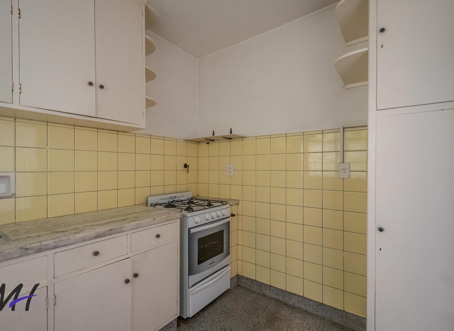 2 Amb en Piso Alto en el Corazón de Monserrat- Limite con San Telmo