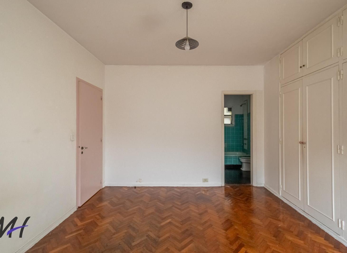 2 Amb en Piso Alto en el Corazón de Monserrat- Limite con San Telmo