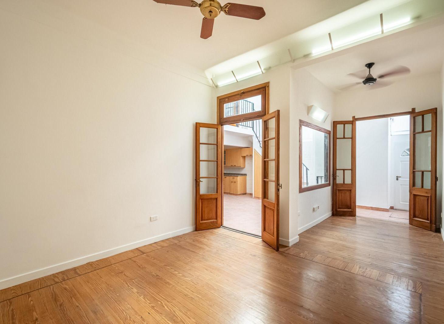Foto de PH 4 AMBIENTES TIPO CASA | SIN EXPENSAS | TERRAZA PROPIA | ORIENTACIÓN, imagen 3