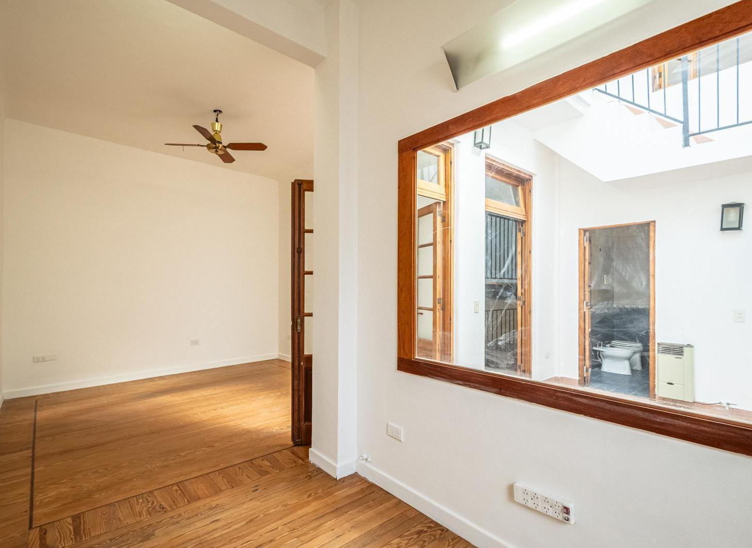 Foto de PH 4 AMBIENTES TIPO CASA | SIN EXPENSAS | TERRAZA PROPIA | ORIENTACIÓN, imagen 2