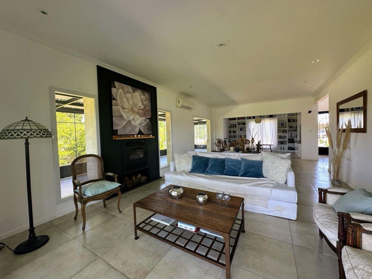 Foto de Casa Estilo Frances IMPECABLE a la laguna, imagen 1