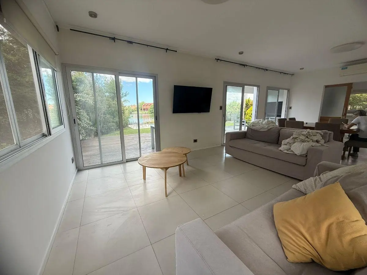 L Iturralde Prop - Venta Casa a La Laguna en Lagos del Norte. 4 Dorm 2