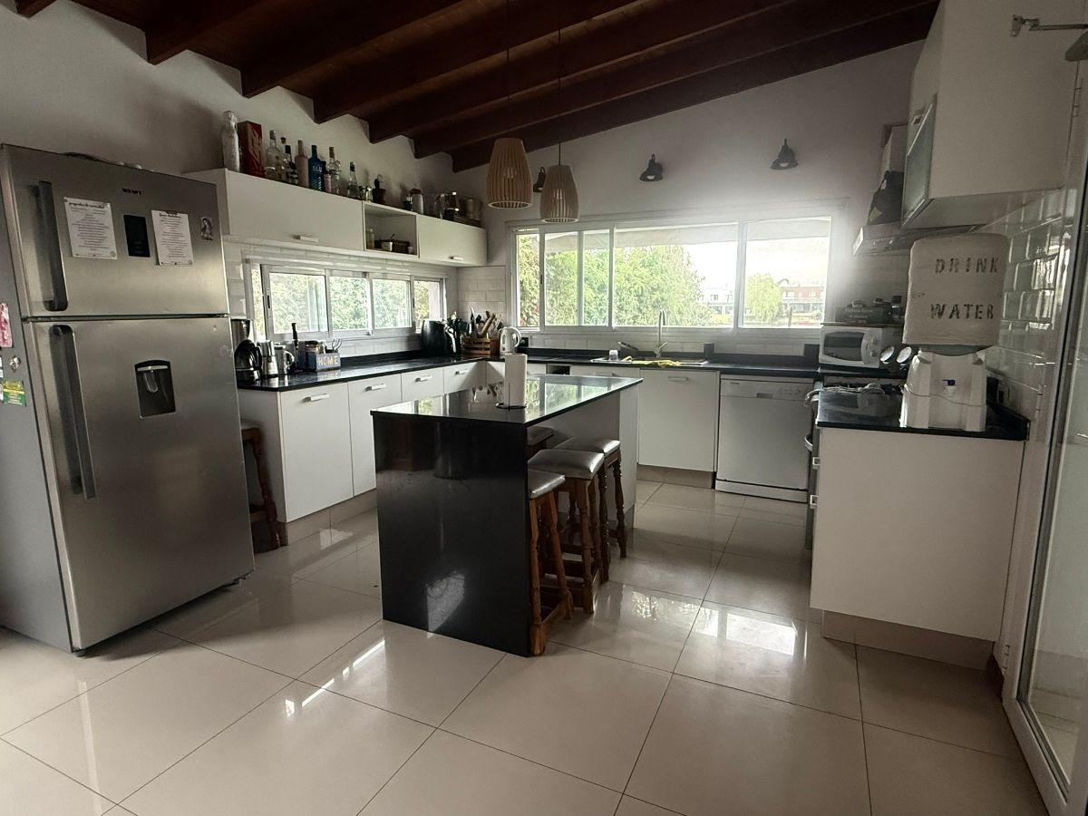Foto de LAGOS DEL NORTE/ EN EXCLUSIVIDAD | CASA EN UNA PLANTA A LA LAGUNA | 4, imagen 5