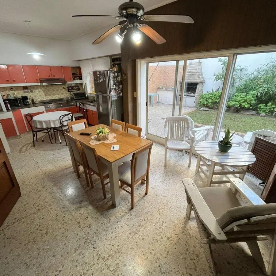 Casa 5 Ambientes con cochera, Patio con jardin ,parrilla y doble terraza.440mts2 8