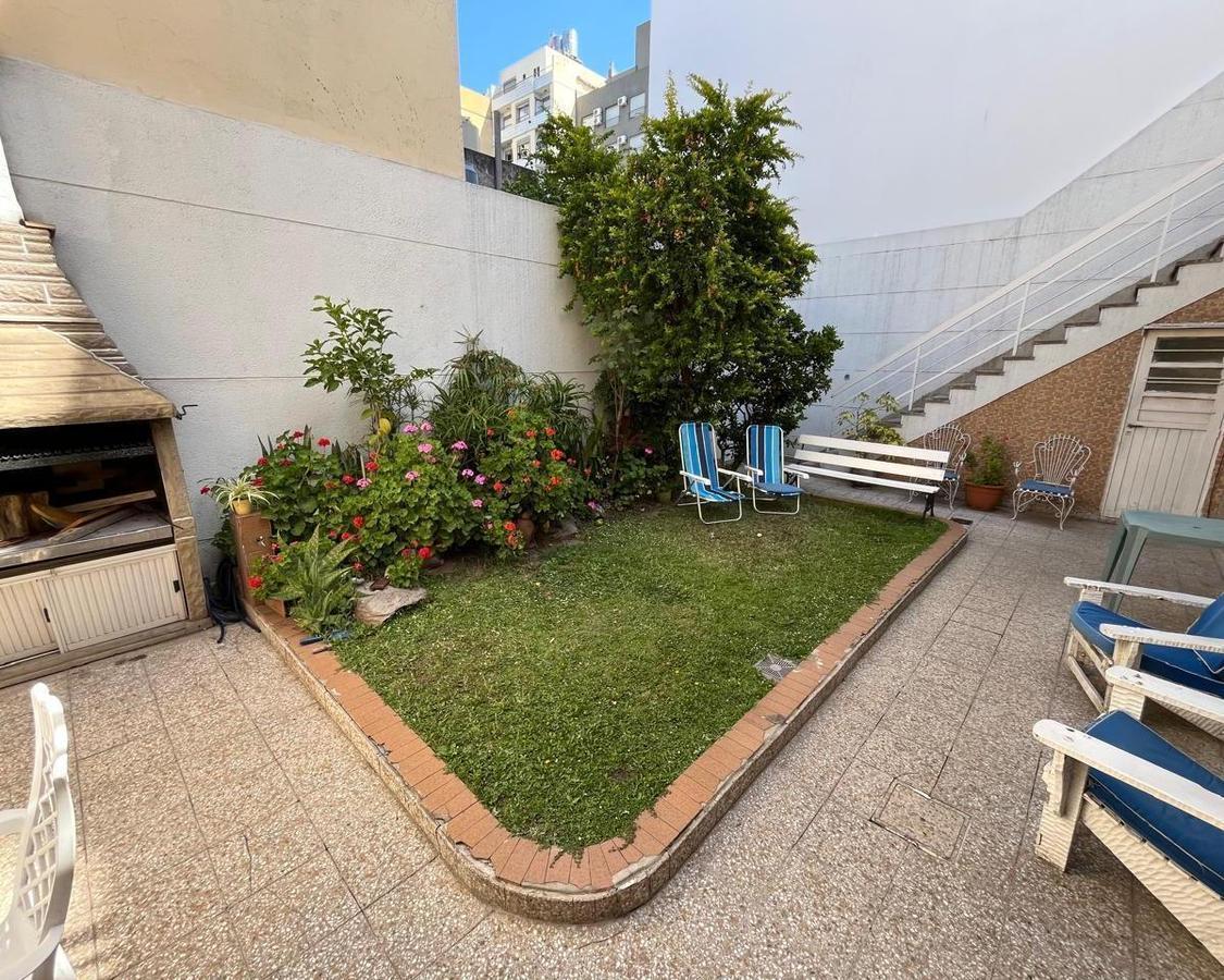 Foto de Casa 5 Ambientes con cochera, Patio con jardin ,parrilla y doble, imagen 1