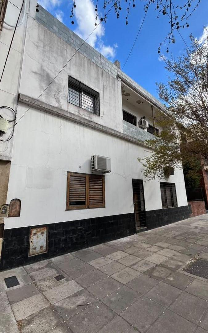 Foto de CASA/LOTE EN VENTA – EXCELENTE POTENCIAL CONSTRUCTIVO. VILLA LURO, imagen 2