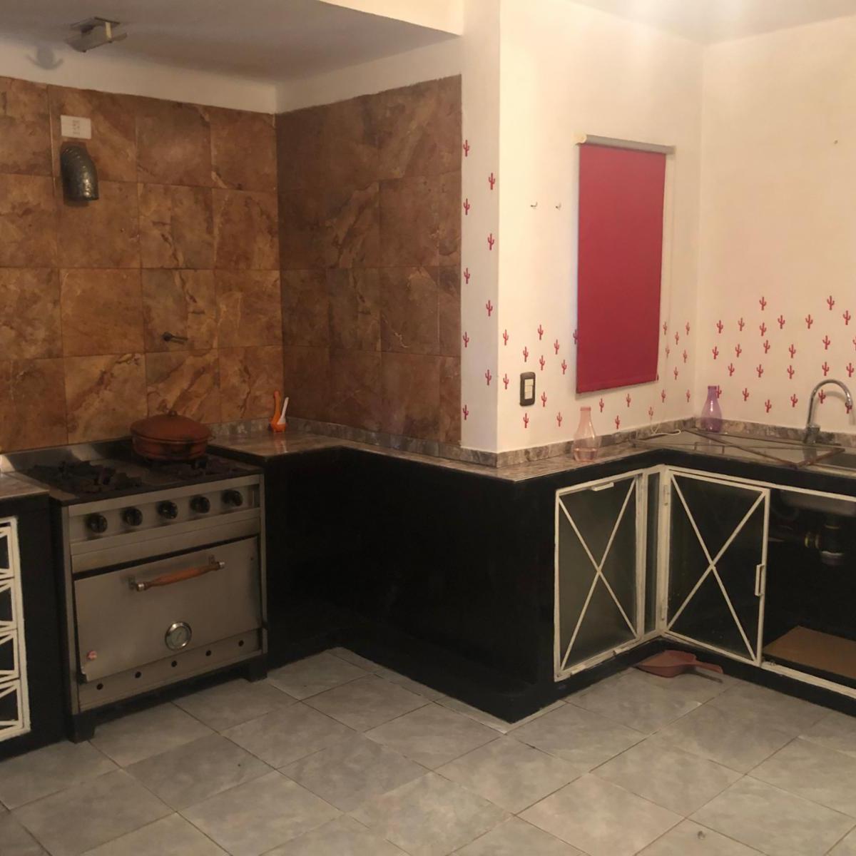 CASA DE 3 AMBIENTES EN BANFIELD