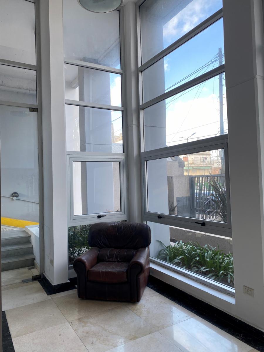 Foto de DEPARTAMENTO 2 AMB. BANFIELD APTO PROFESIONAL., imagen 5