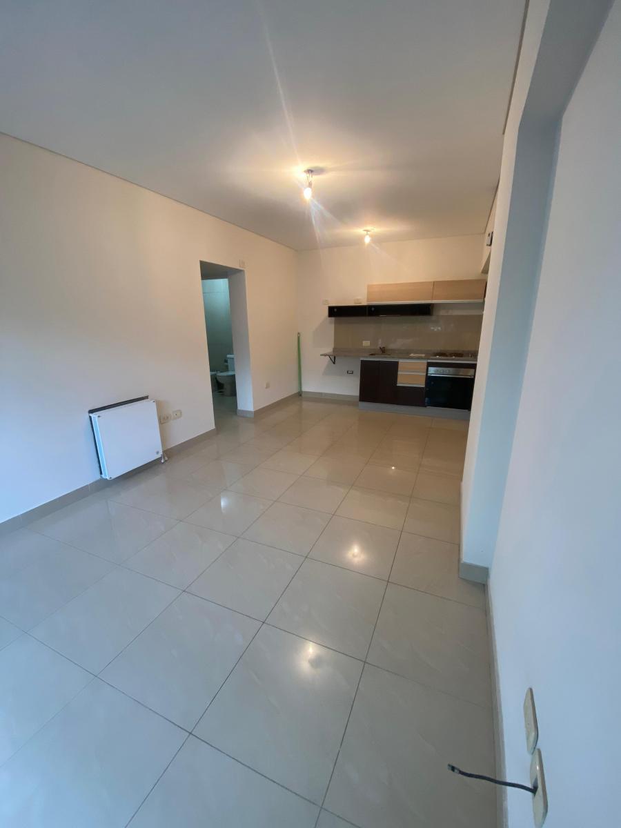 Foto de DEPARTAMENTO 2 AMB. BANFIELD APTO PROFESIONAL., imagen 4