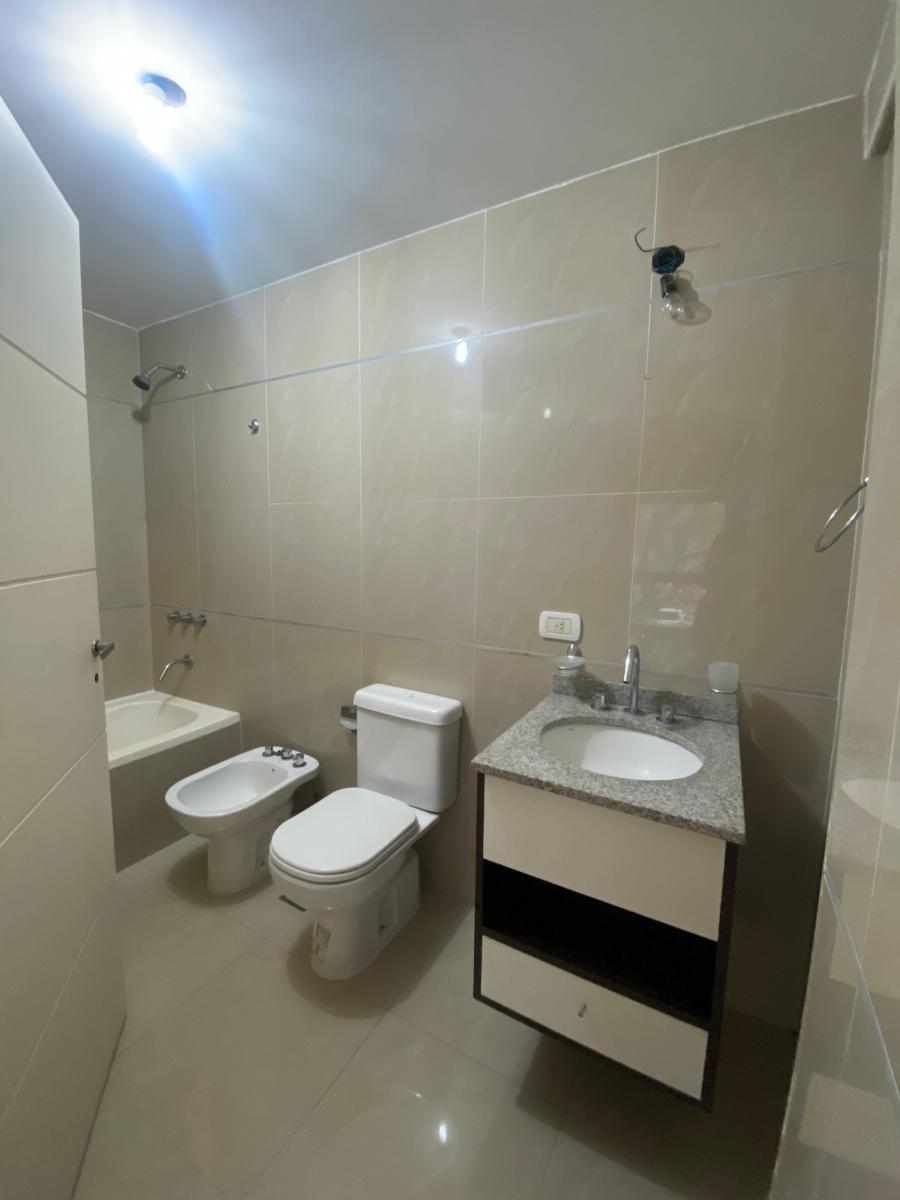 Foto de DEPARTAMENTO 2 AMB. BANFIELD APTO PROFESIONAL., imagen 3