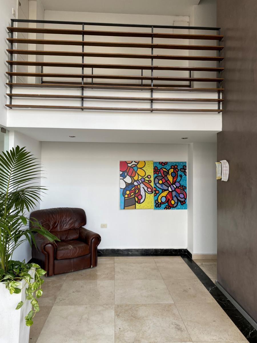 DEPARTAMENTO DE 3 AMBIENTES Y COCHERA CUBIERTA EN BANFIELD