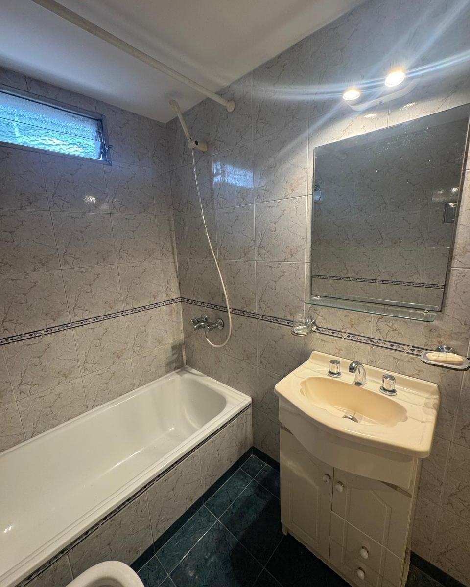 Foto de Departamento de 3 ambientes con patio., imagen 4