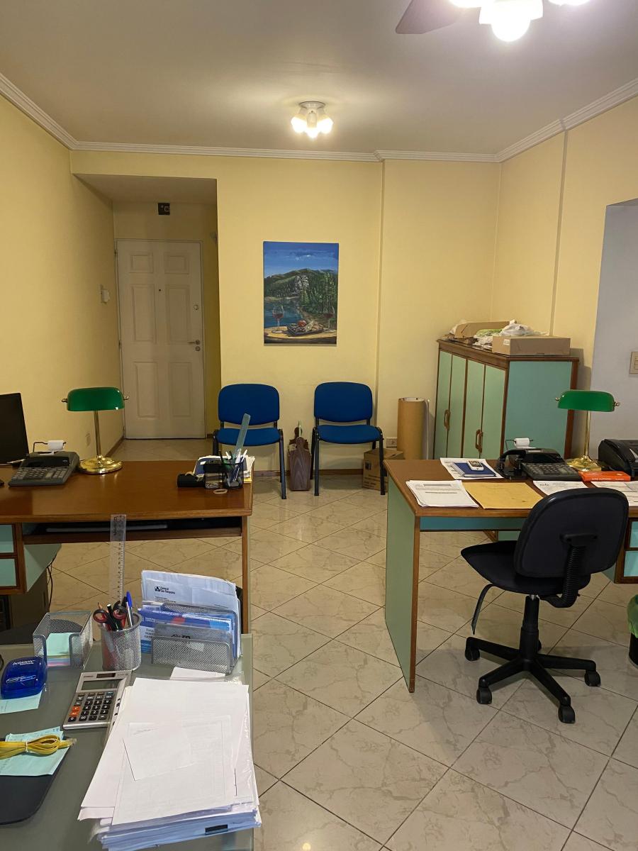 Departamento de 2 ambientes amplio con balcón.