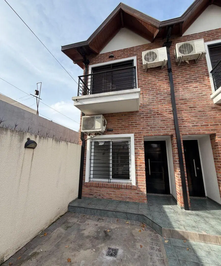 Alquiler Duplex 3 ambientes en Banfield. 4