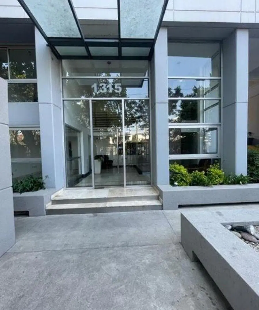 Departamento de 3 ambientes, con cochera y baulera en Banfield. 5